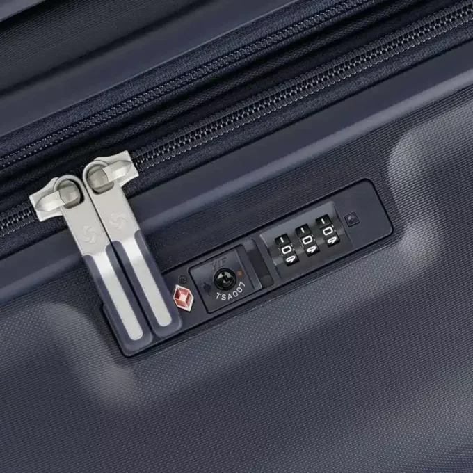 Elevation™ Plus hardside medium glider™