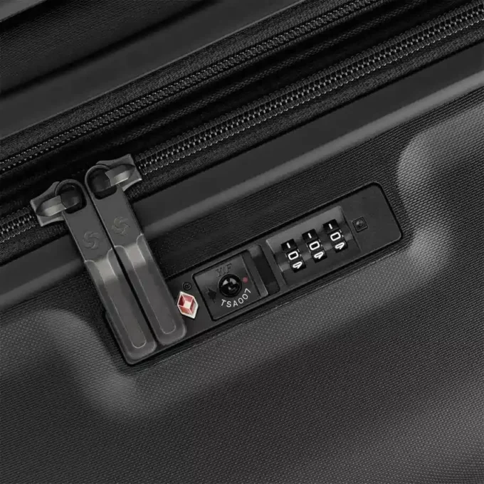 Elevation™ Plus valise rigide à roulettes Elevation™ Plus Elevation™ Plus valise rigide à roulettes Elevation™ Plus