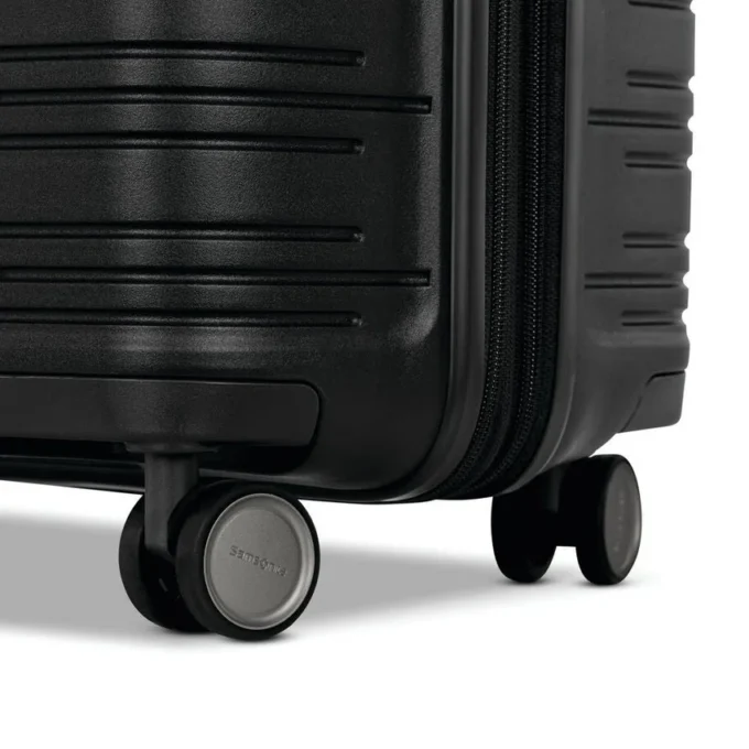 Elevation™ Plus valise rigide à roulettes Elevation™ Plus Elevation™ Plus valise rigide à roulettes Elevation™ Plus
