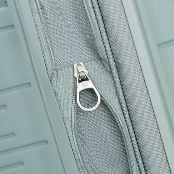 Elevation™ Plus valise rigide à roulettes Elevation™ Plus Elevation™ Plus valise rigide à roulettes Elevation™ Plus