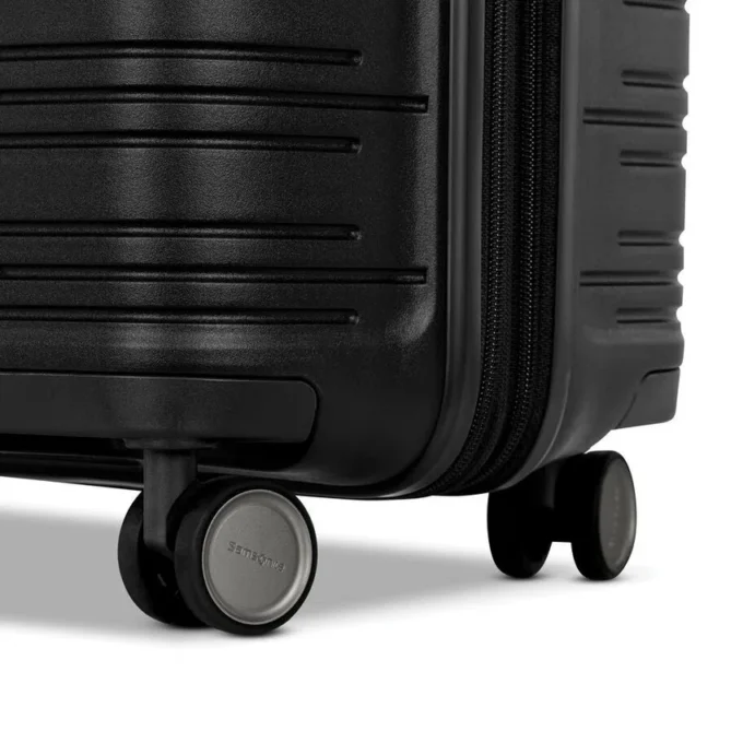 Valise cabine rigide Elevation™ Plus Valise cabine rigide Elevation™ Plus